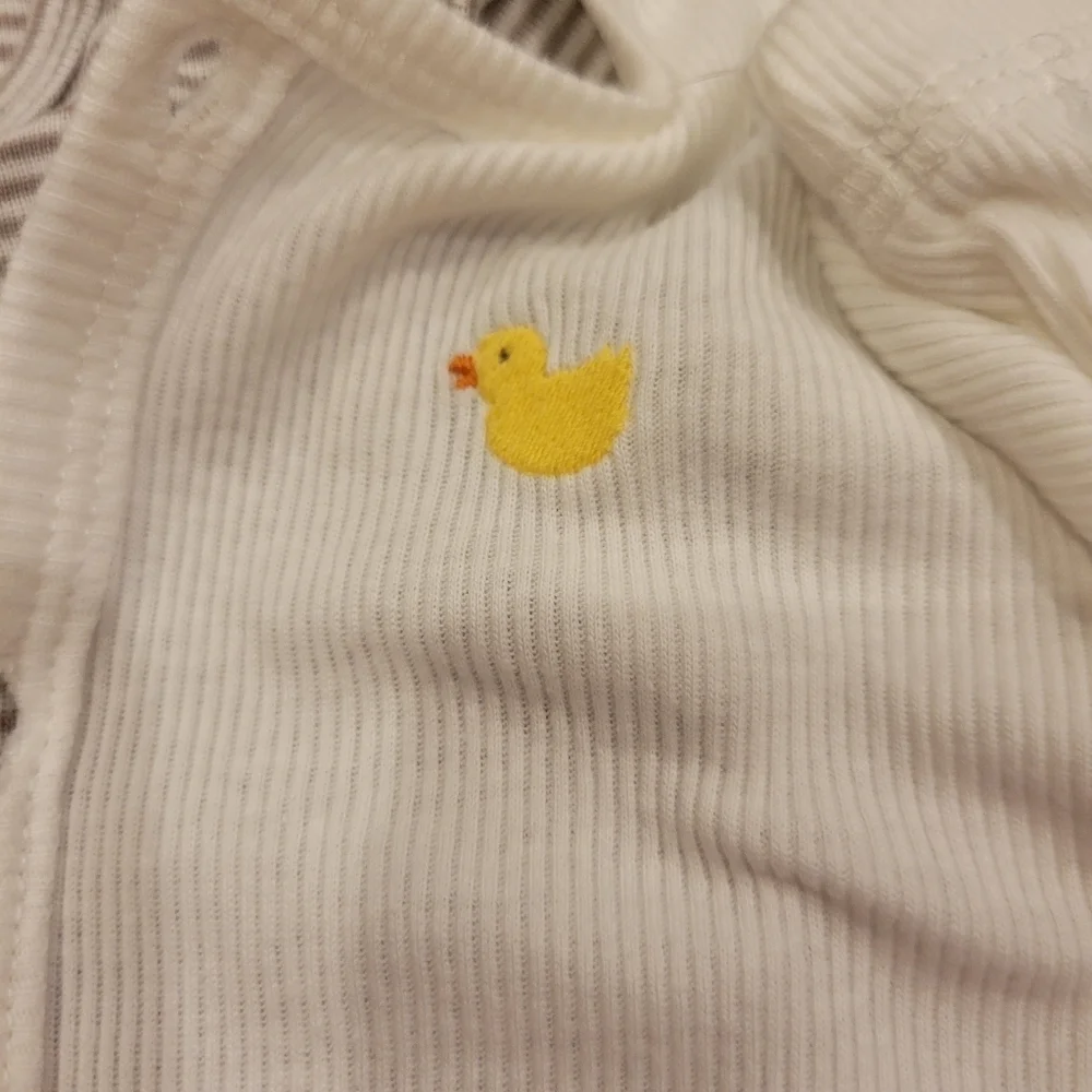 Carter's Three piece baby rubber ducky layette set size 12 months new